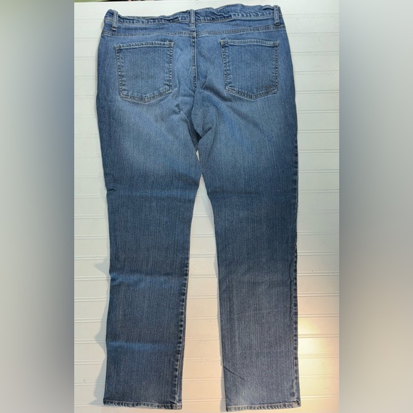 New York & Company Women's Size 16 Jeans W-38", I-31 Very Good Condition - Picture 3 of 7